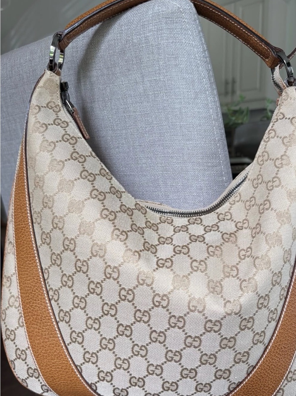 Gucci Beige GG Canvas Shoulder Bag with Tan Leather Trim - Picture 4 of 6
